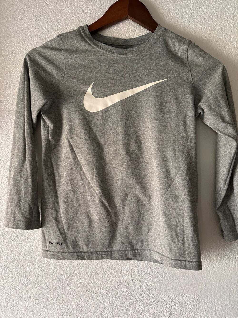 Nike The Nike Tee Size Youth S Long Sleeve Gray Dri-Fit Swoosh